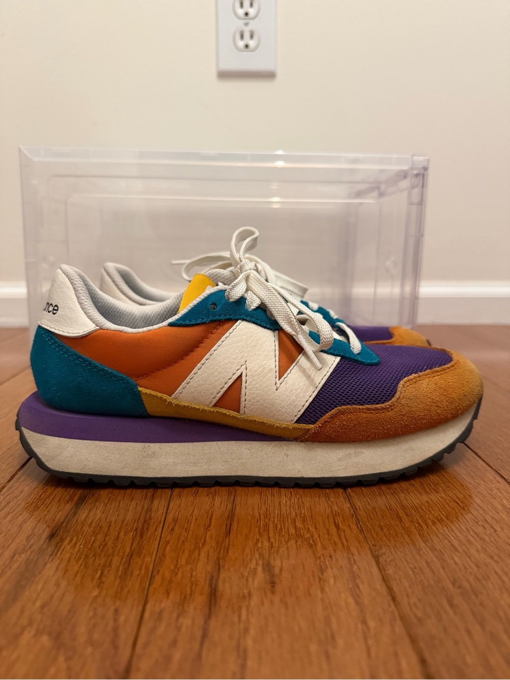 Women’s New Balance 237s in Vintage Orange Team Teal